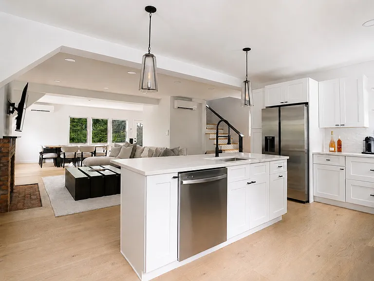 490 Mill St — Photo 14