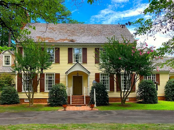 1203 Sweetbriar Cir, Kinston, NC 28501