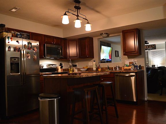 2nd image of 23 Stafford Cir