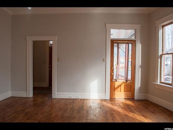 3rd image of 1134 E Browning Ave