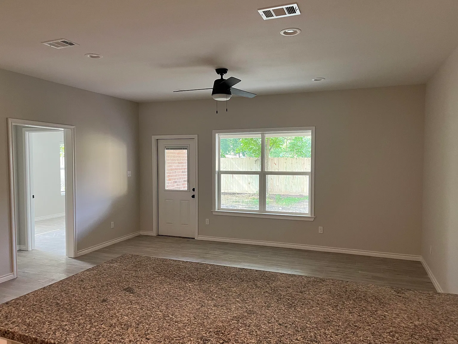 2 bed, 1150 sqft, $1,800 — Photo 4