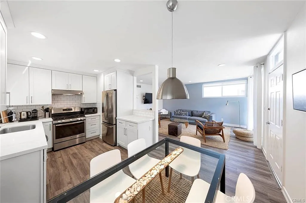 2 bed, 1000 sqft, $5,000 — Photo 3