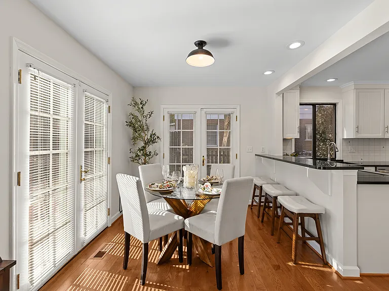 704 Ticonderoga Ave — Photo 13