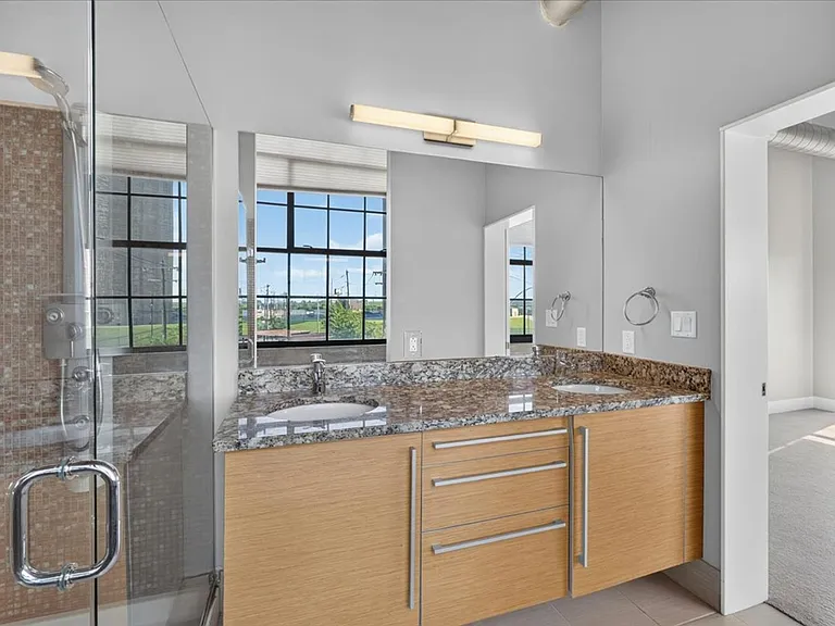4100 Forest Park Ave #213 — Photo 28