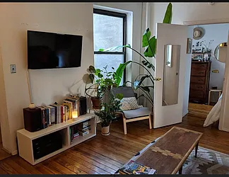 Rented by Space Link Realty