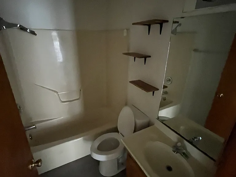 421 Palm Valley Cir — Photo 3