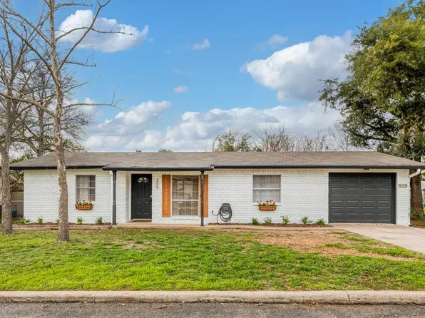 309 Glenmoor Dr, Fredericksburg, TX 78624
