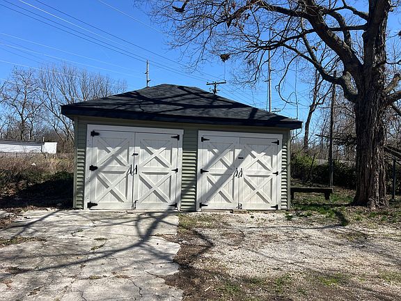 3rd image of 620 S Weller Ave