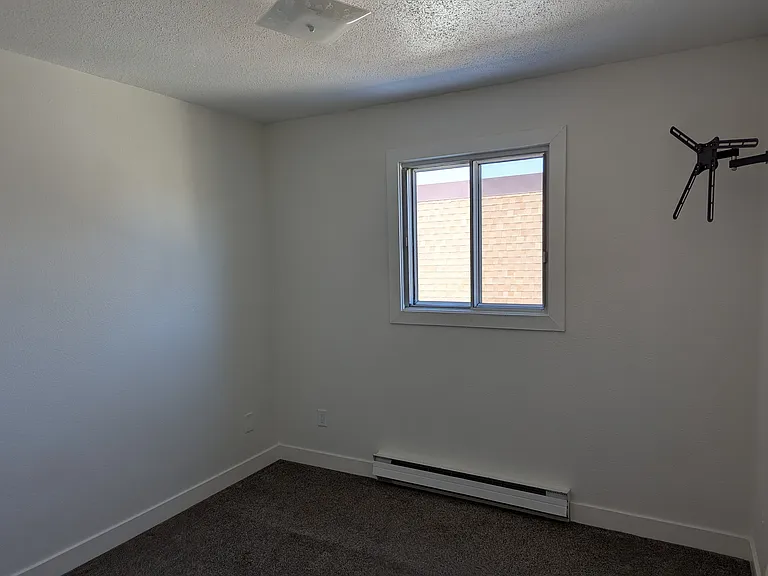 950 5th Ave W #D — Photo 18