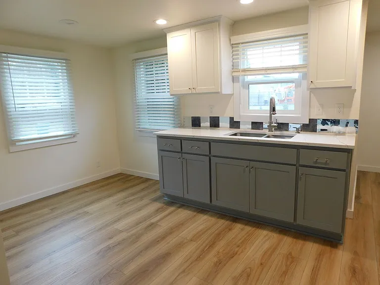 340 Goodyear St — Photo 10