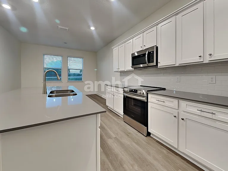 1043 Grafton Ridge Dr — Photo 5