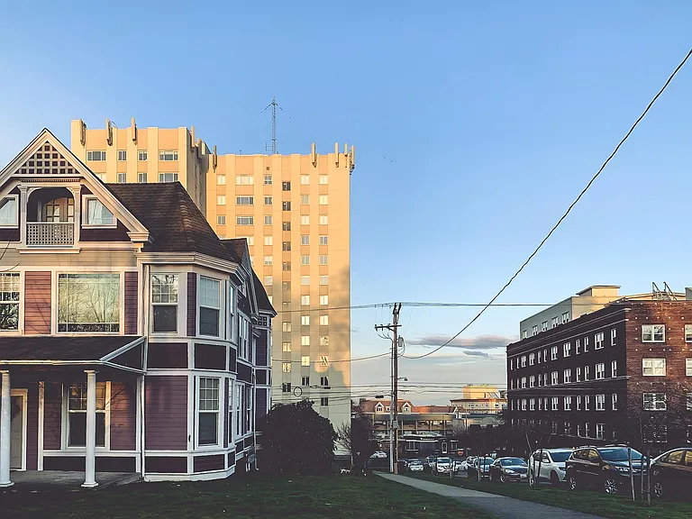 Park Tower Apartments — Photo 49