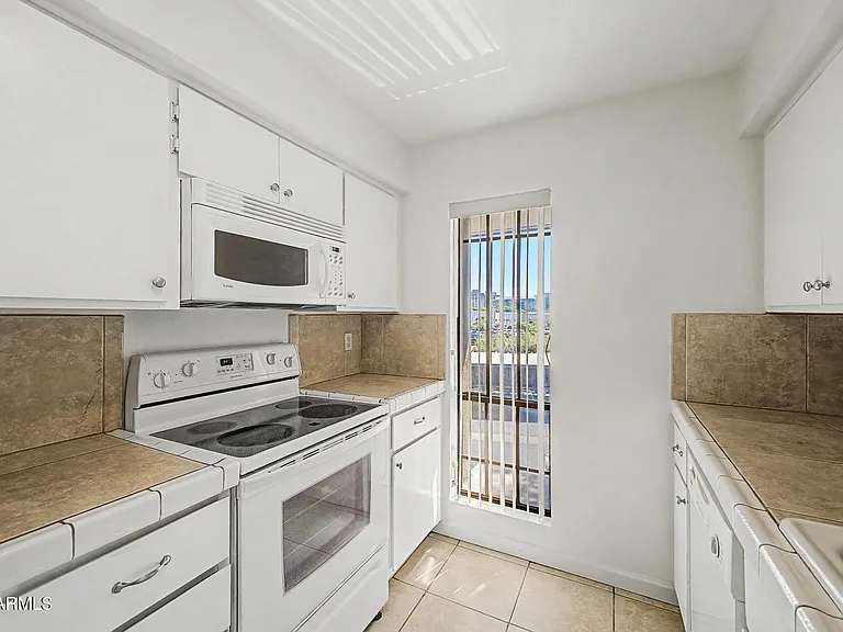 5227 N 24th St #201 — Photo 18