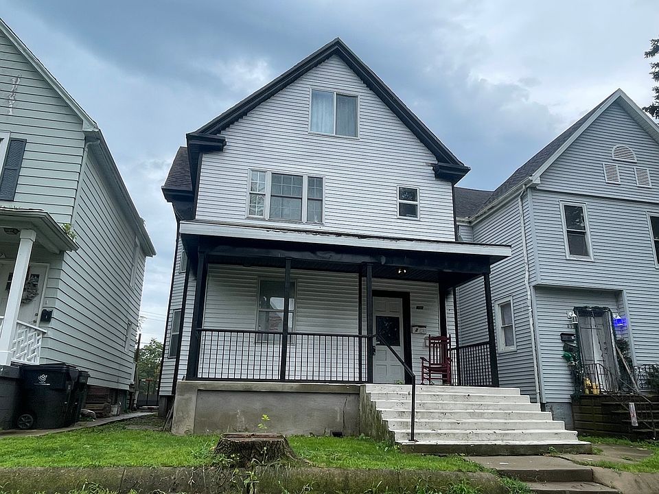 1st image of 815 E Jefferson St
