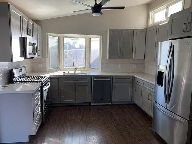 3 bed, 1500 sqft, $5,100 — Photo 2