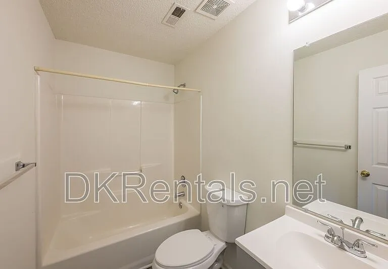 5689 Isleworth Way — Photo 21