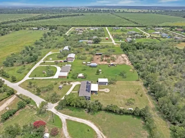 213 River Front Dr, Cedar Creek, TX 78612