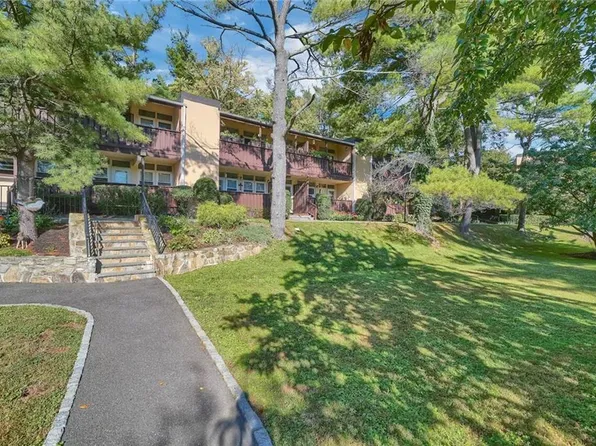 103 Wiltshire Road #D2, Scarsdale, NY 10583