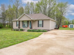 874 Prosser Rd, Leoma, TN 38468