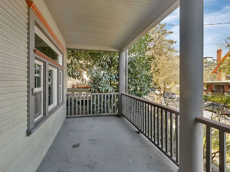 2360 NW Glisan St — Photo 19