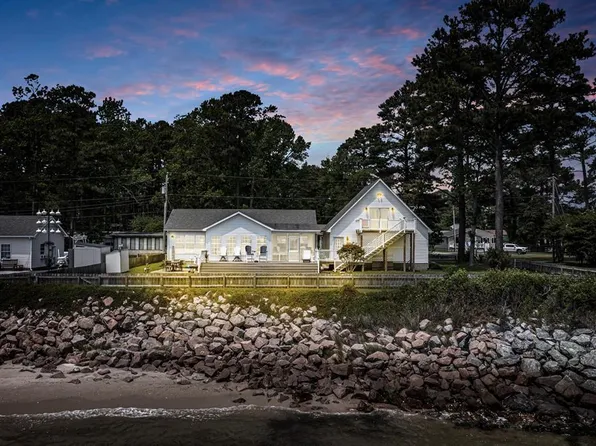 13 Leming Ave, Reedville, VA 22539