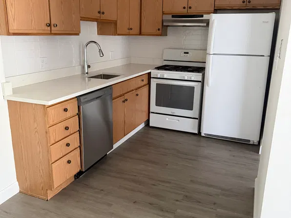 10S510 Echo Ln APT 2, Willowbrook, IL 60527