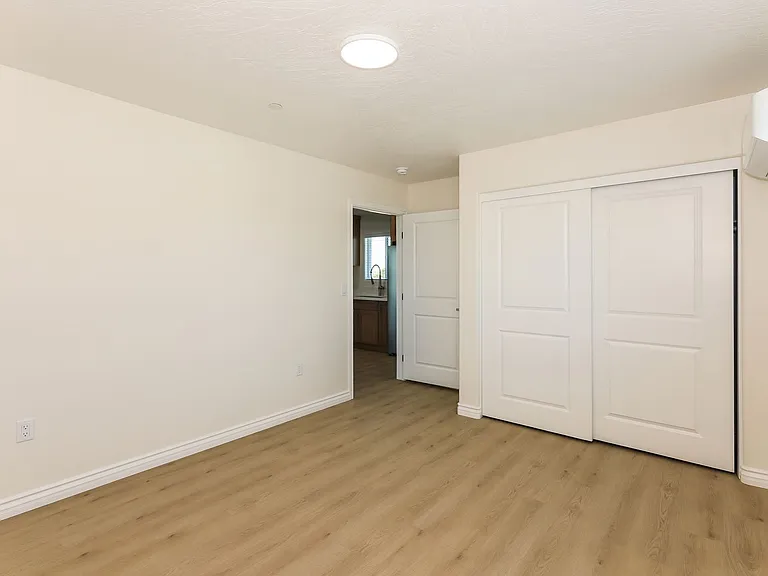 Spacious 3BR/2BA Home with Open Floor Plan, Garage & Washer/Dryer — Photo 41