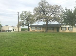 907 Springfield Rd, Springtown, TX 76082