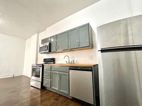 2nd image of 3634 Iowa Ave