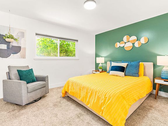 3rd image of 3888 Fremontia Dr