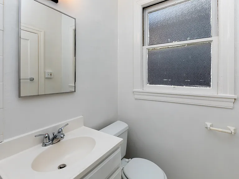 2040 Jefferson St #205 — Photo 10