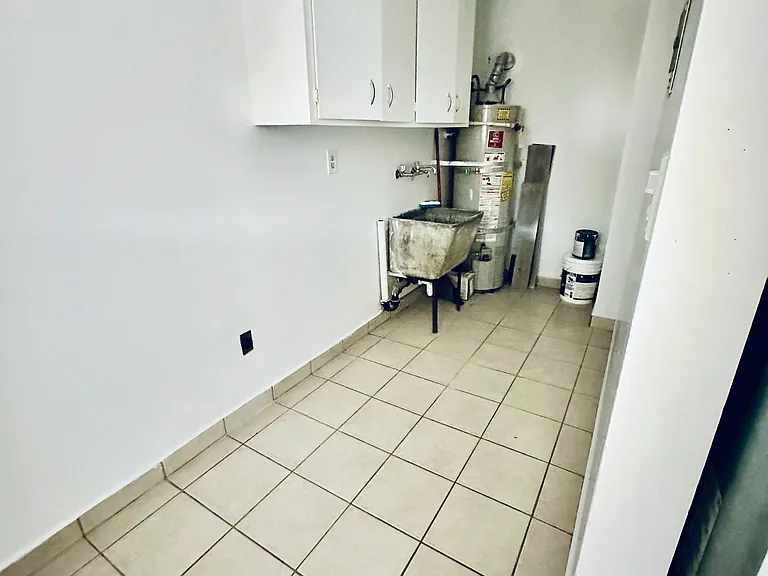 1707 W Swain Rd #0 — Photo 14