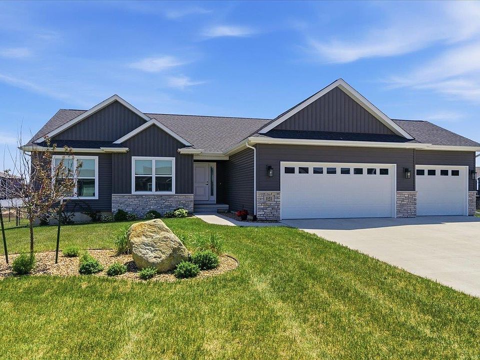 1st image of 121 Goldcrest Ct