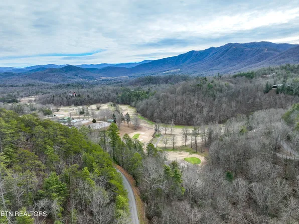 651 Hawk View Dr, Townsend, TN 37882