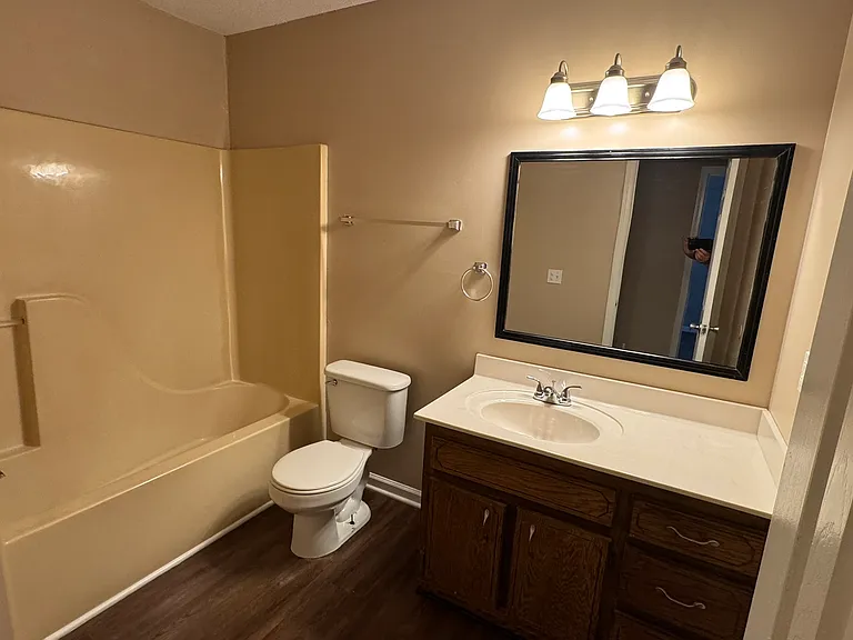 205 Anthony Ln #21 — Photo 9