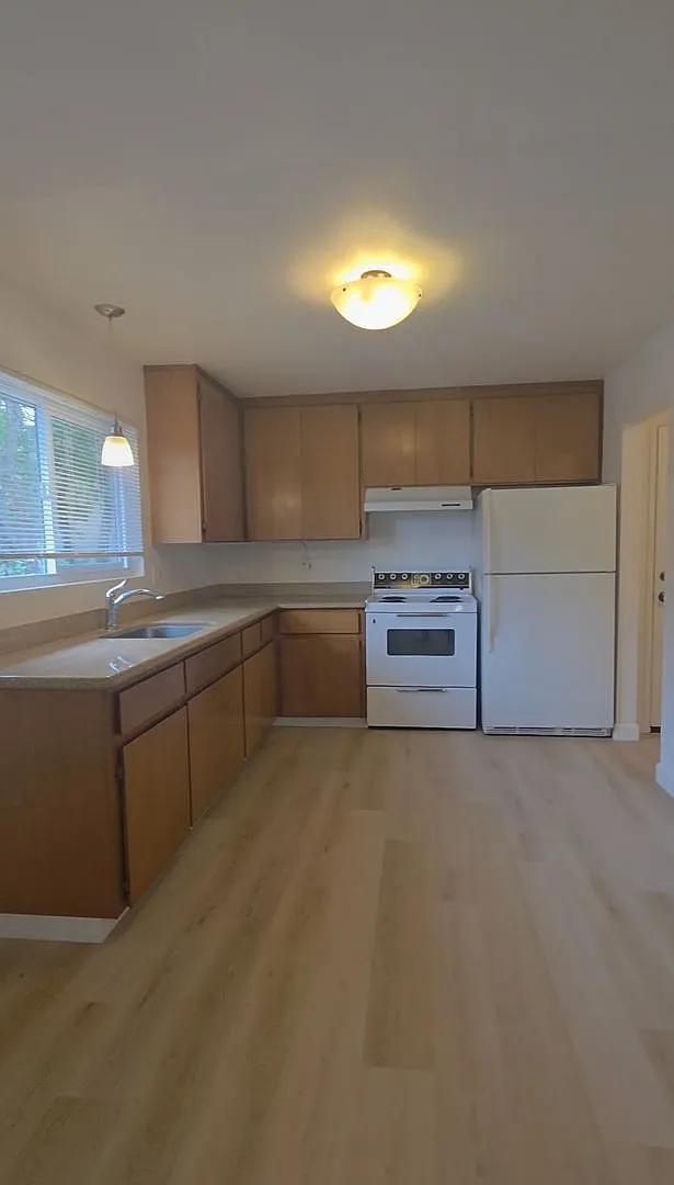 West Side Petaluma 2 Bedroom, 1 Bathroom Corner Unit — Photo 1