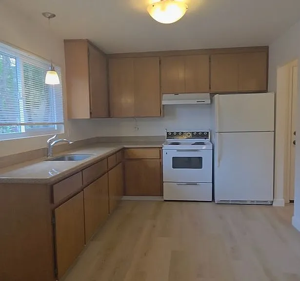 415 & 417 N Kentucky St — Photo 25