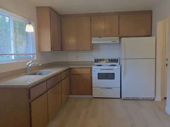 415 Kentucky St APT B, Petaluma, CA 94952