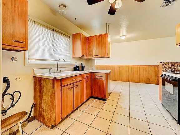 4th image of 2026 N Franklin St