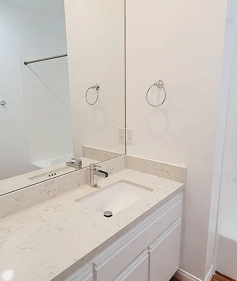 1031 N Crescent Heights Blvd — Photo 18