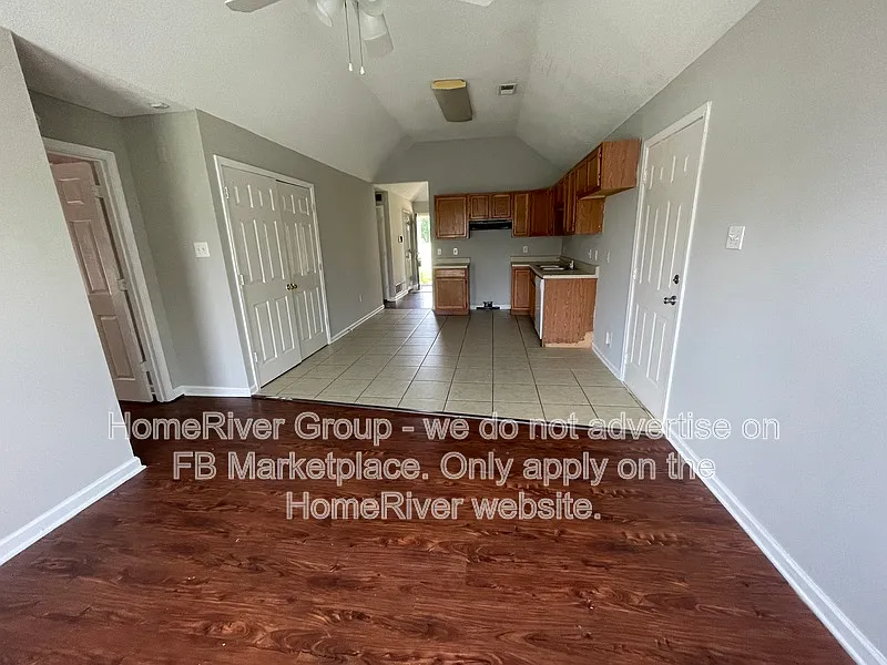 3 bed, 2.0 bath, 1144 sqft, $1,450 — Photo 3