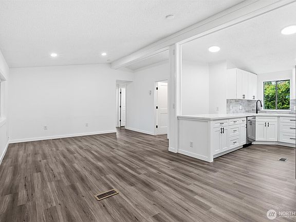 4th image of 13868 Chain Lake Road