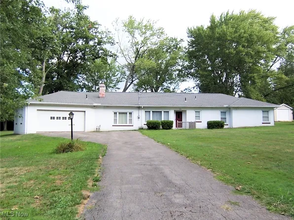174 Mathews Rd, Youngstown, OH 44512