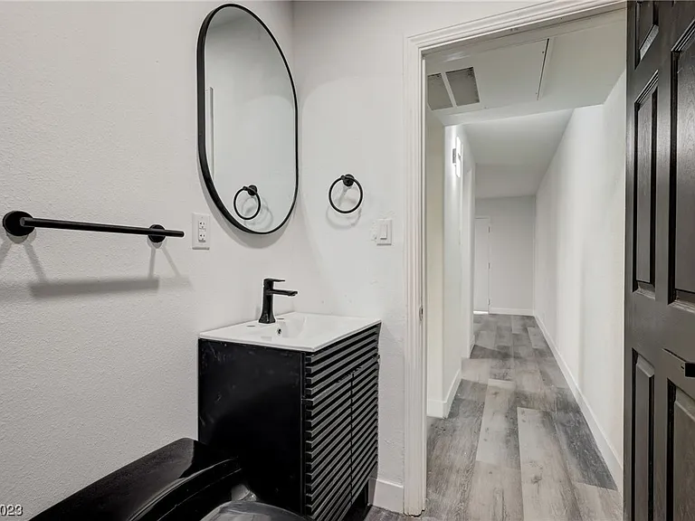 1922 Fairfield Ave #102 — Photo 12