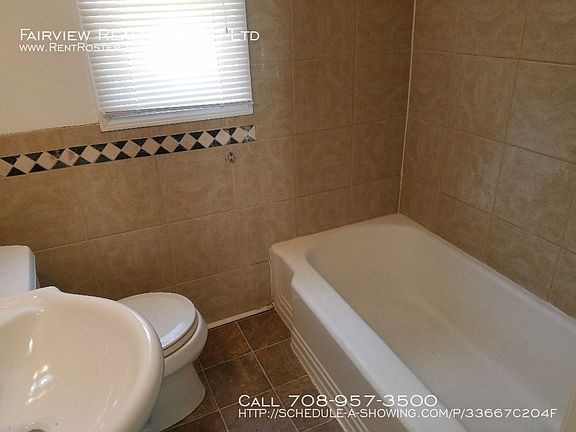 3rd image of 14843 Perry Ave