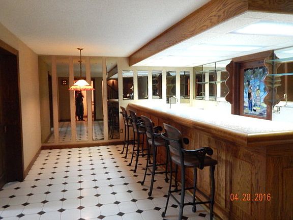 4th image of 347 Oak Forest Cir