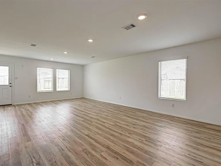 3426 Golden Amber Ct — Photo 3