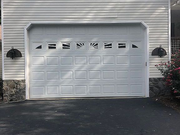 4th image of 5626 Buccaneer Ct