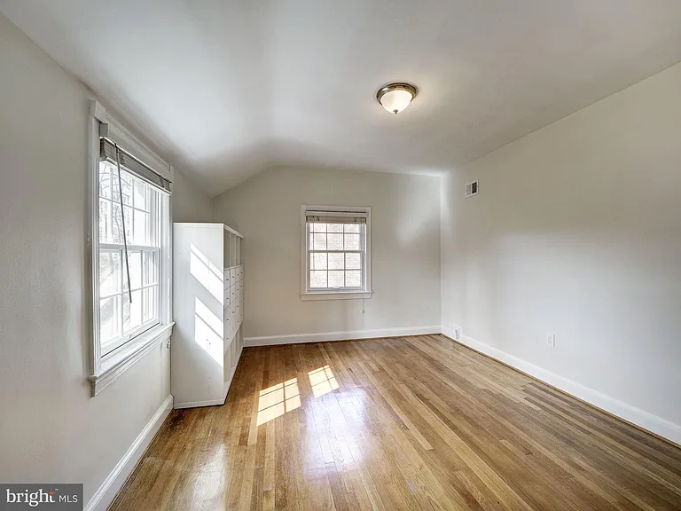 5208 Glenwood Rd — Photo 30