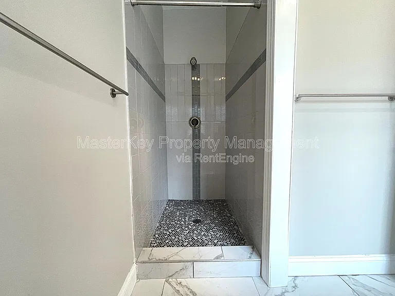 929 Ramseur St — Photo 11